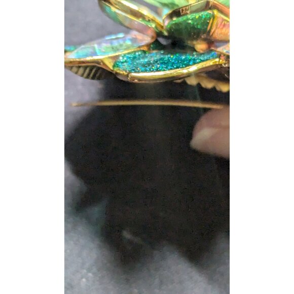 Disney Euro Hair Clip Vintage Flower Design With Gem Center scarf sweater clip - Picture 7 of 7